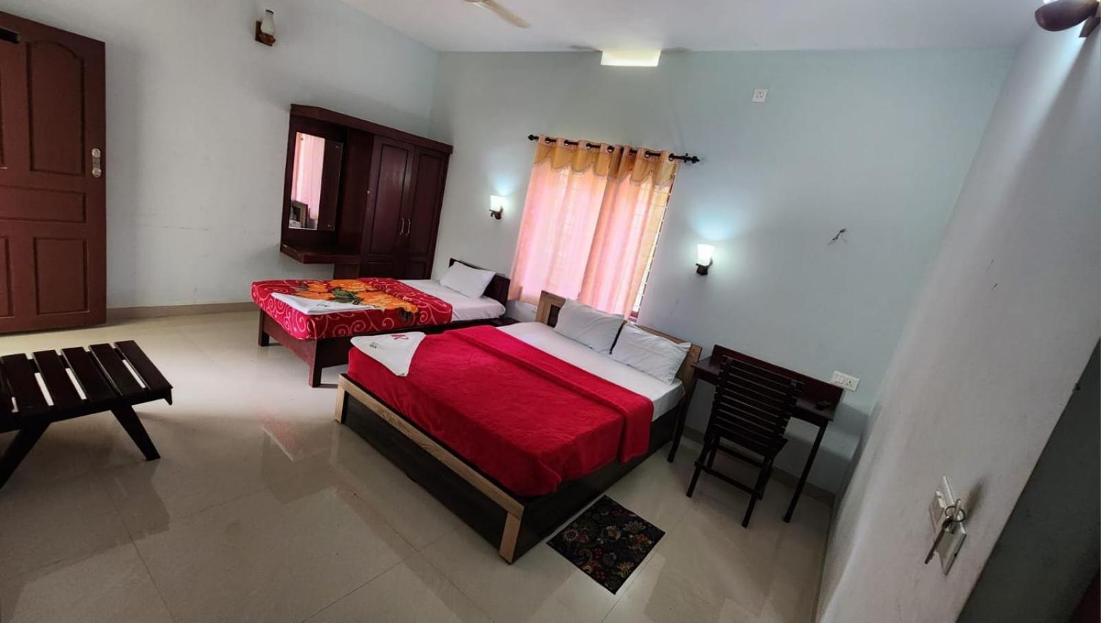 Pkn Homestay Thekkady Kumily Exterior foto