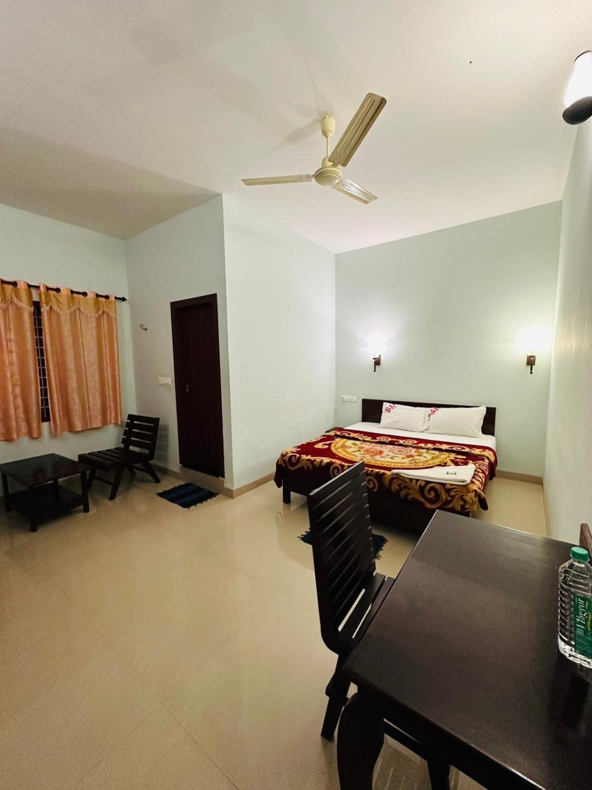 Pkn Homestay Thekkady Kumily Exterior foto