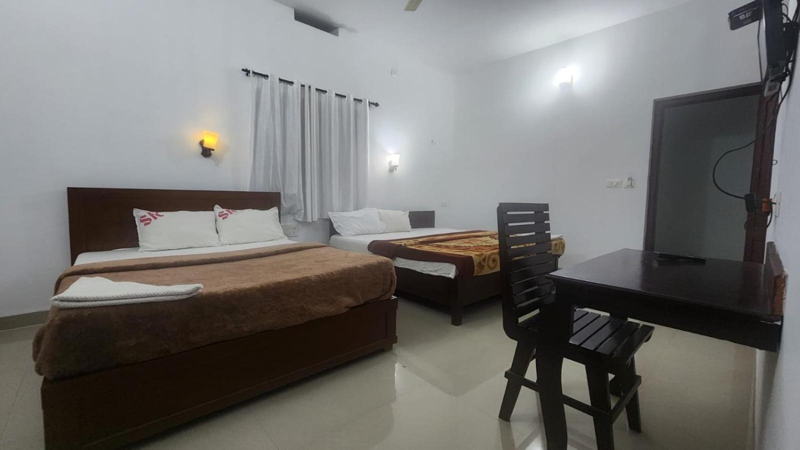 Pkn Homestay Thekkady Kumily Exterior foto
